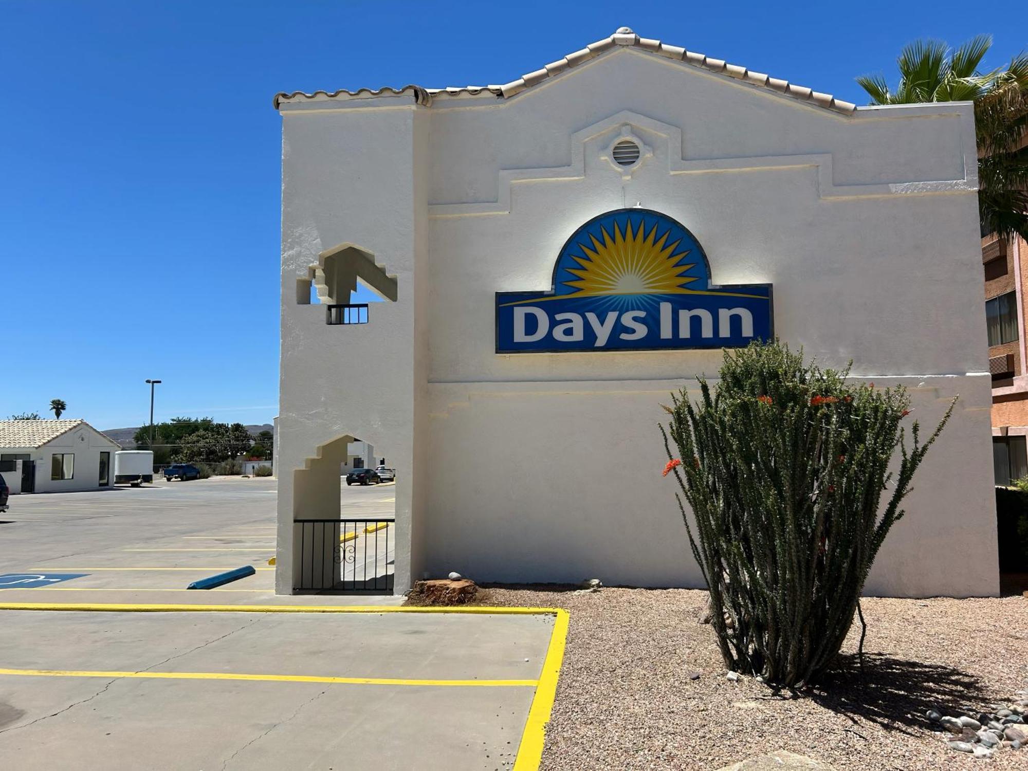 Days Inn By Wyndham Kingman West Eksteriør billede